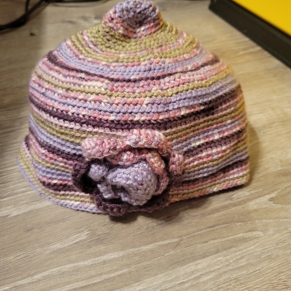 Crocheted  beanie/hat in pastel color hand made school project - Picture 1 of 5